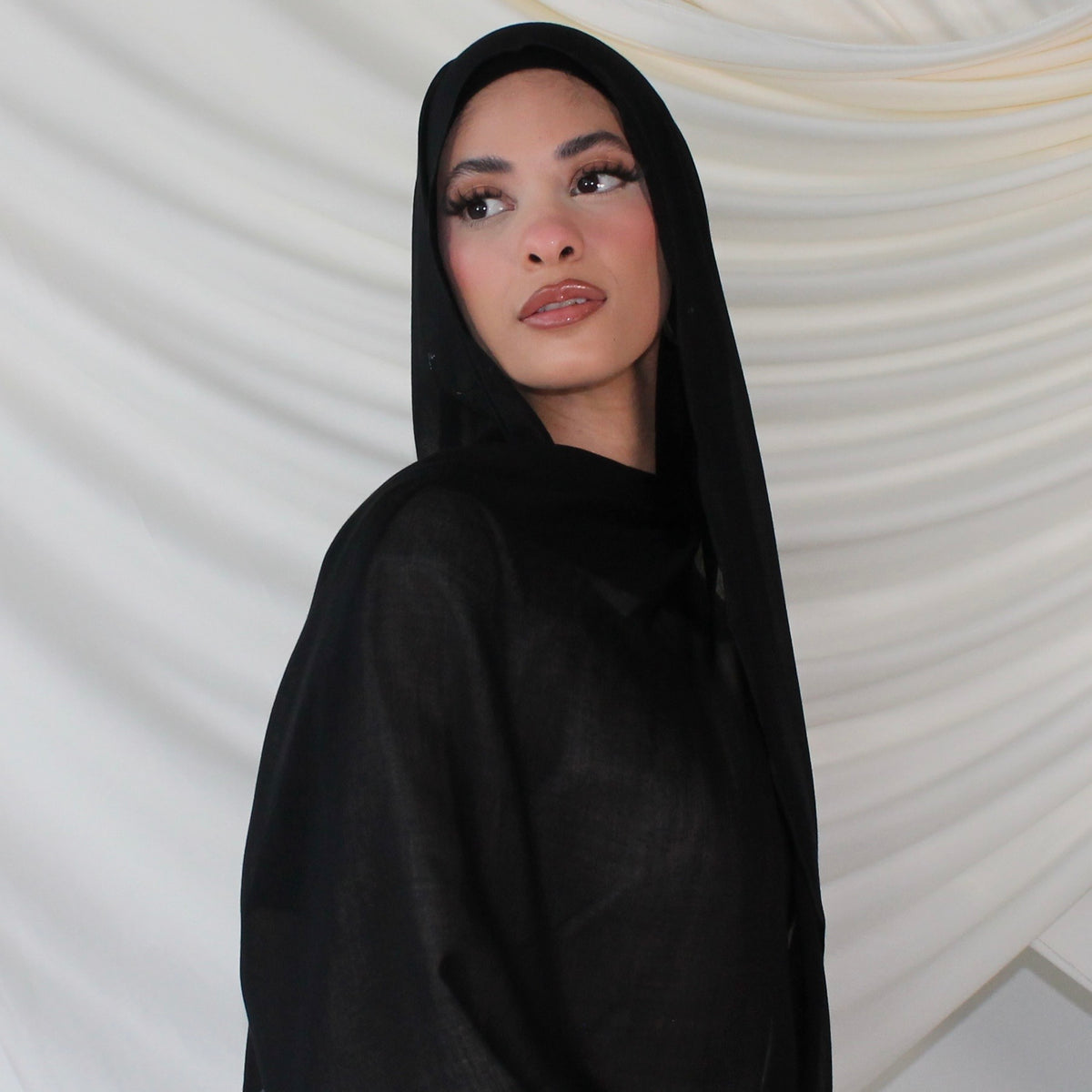 Kohl black modal hijab by BeiCollection