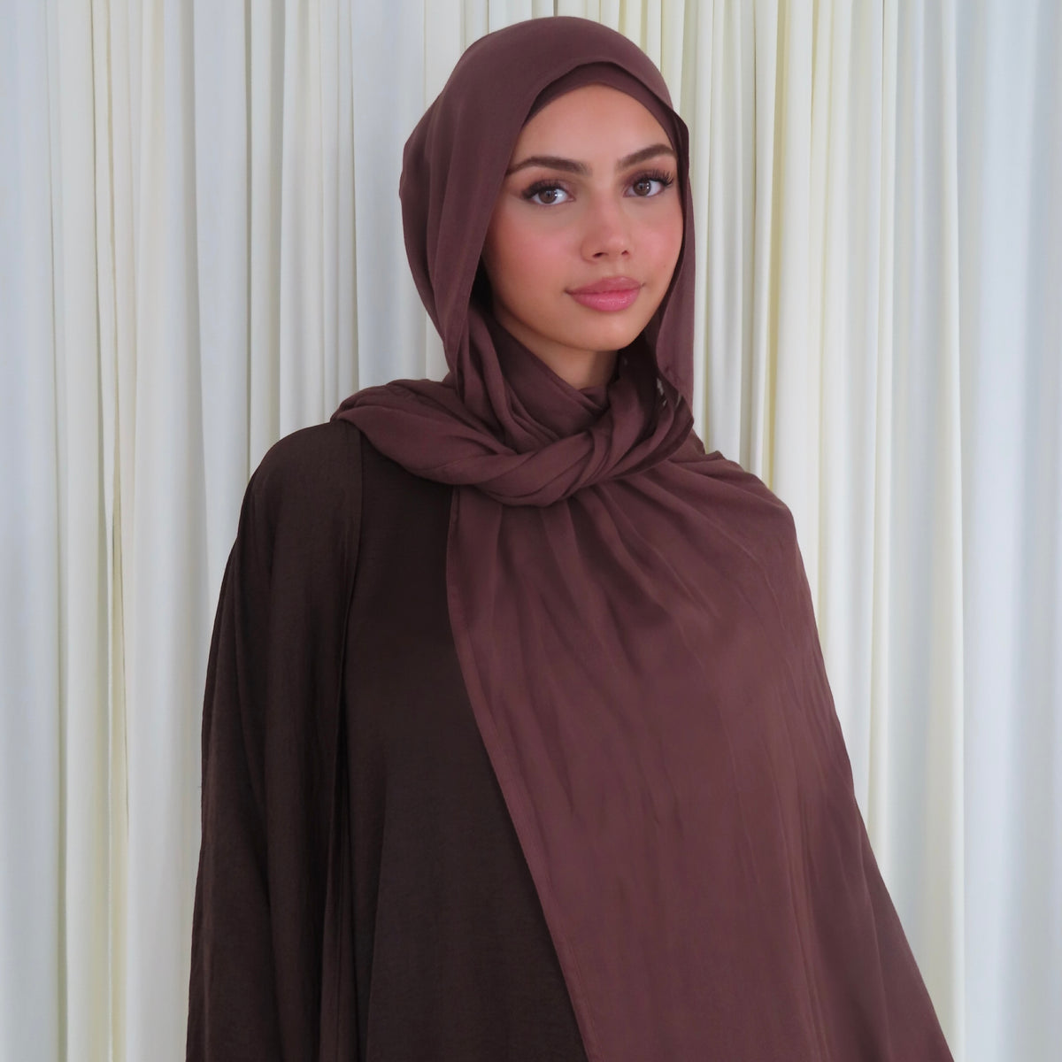 Madame Cocoa modal hijab styling view by BeiCollection